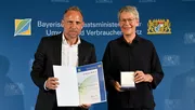 Bavaria's Environment Minister Thorsten Glauber and Prof. Dr. Chris-Carolin Schön from TUM